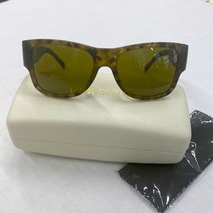 VERSACE 
Medusa icon shield sunglasses